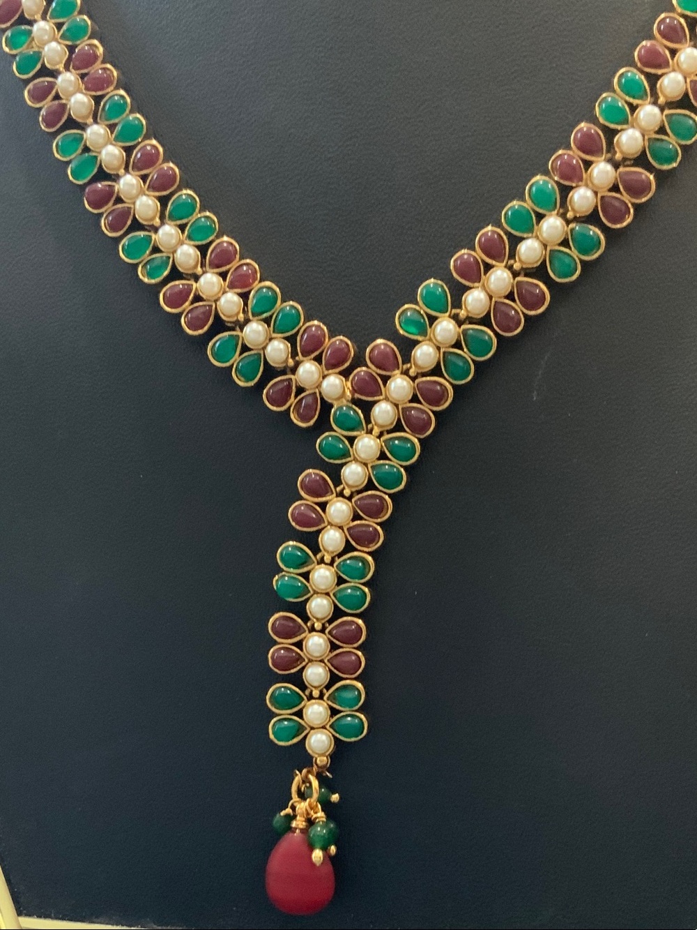 Traditional Green and Red Stone Necklace Set - Women Jewelry - Picture 3 of 3